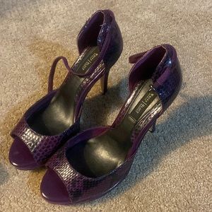 White House Black Market Avalon Style Heels